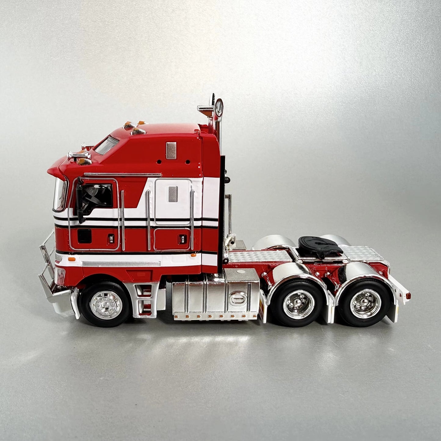 Diecast Alloy Model 1:64 Kenworth K200 Prime Mover