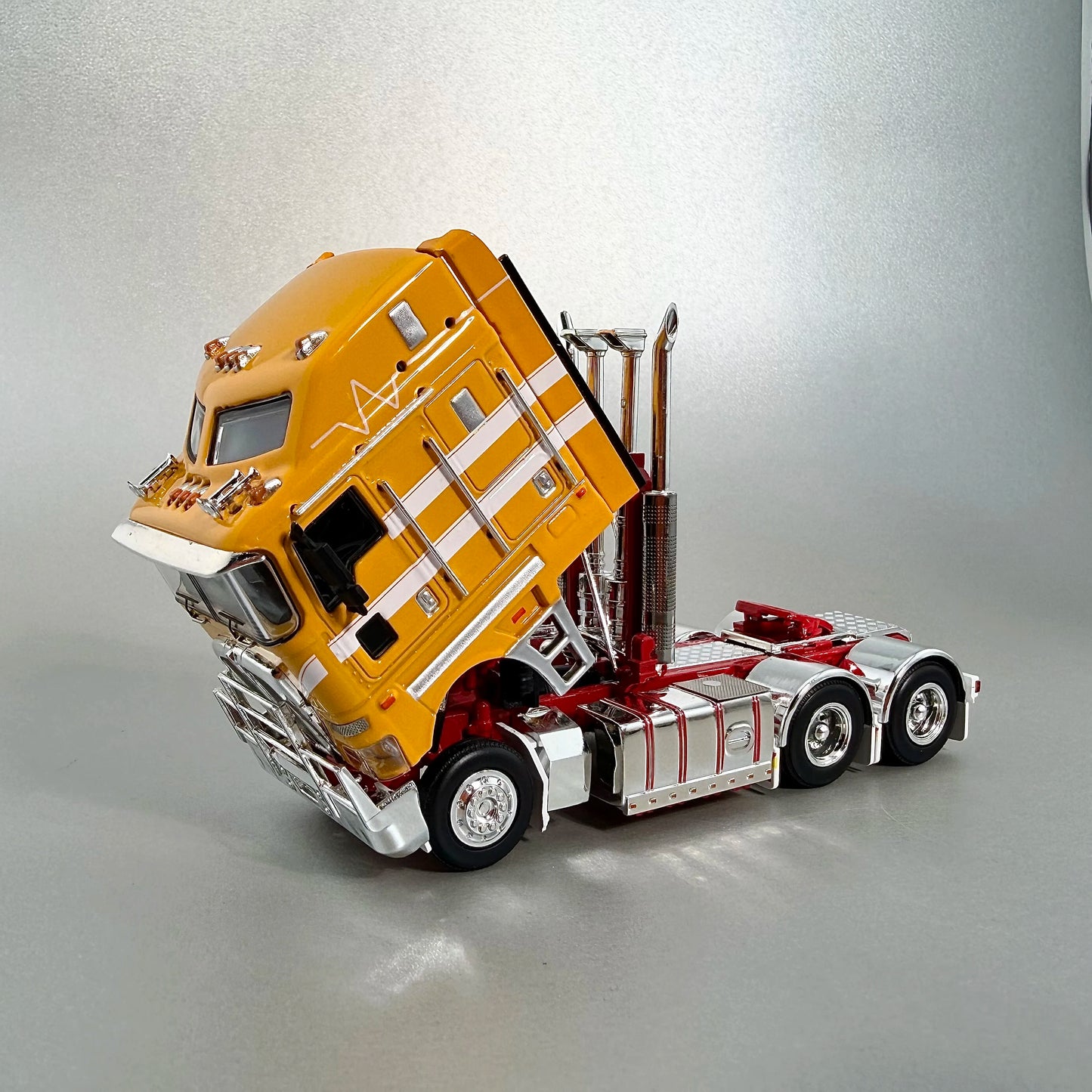 Diecast Alloy Model 1:64 Kenworth K200 Prime Mover