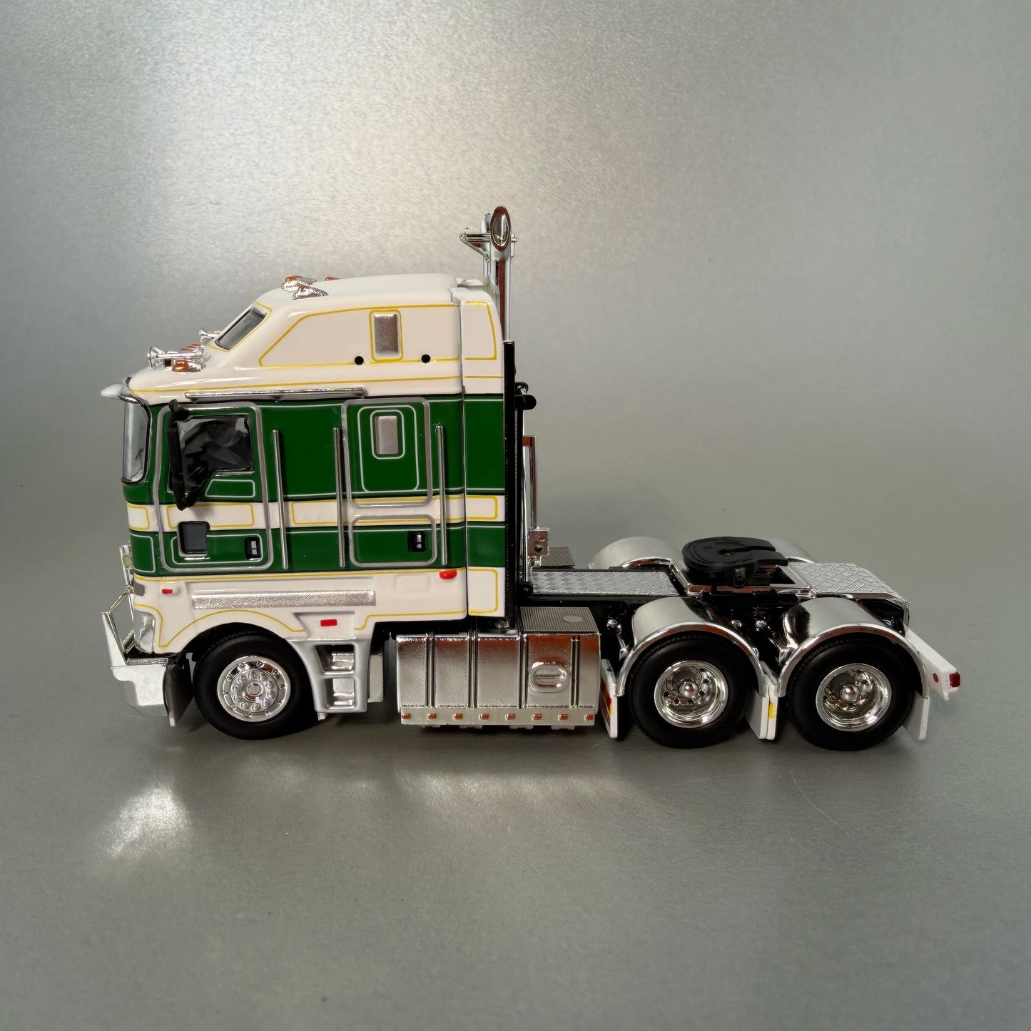 Diecast Alloy Model 1:64 Kenworth K200 Prime Mover