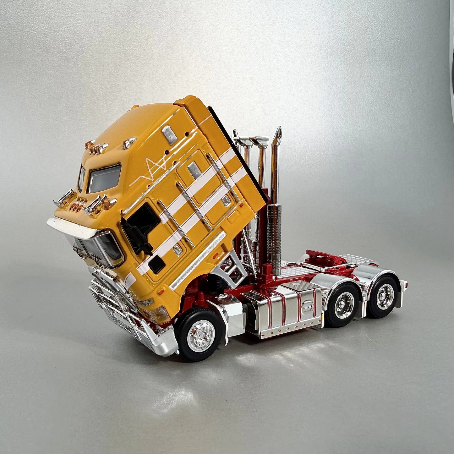Diecast Alloy Model 1:64 Kenworth K200 Prime Mover